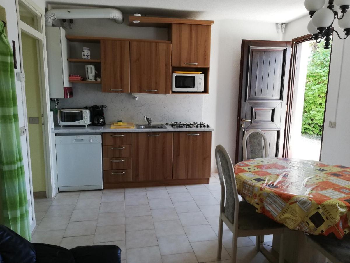 Giardino Apartment Porto Valtravaglia Exterior photo