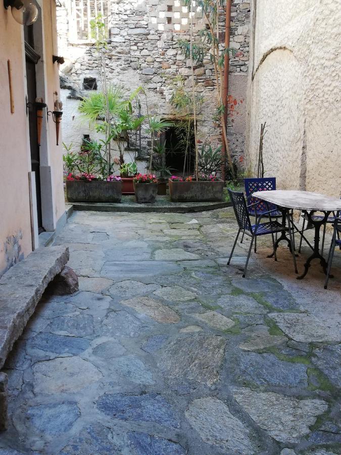 Giardino Apartment Porto Valtravaglia Exterior photo